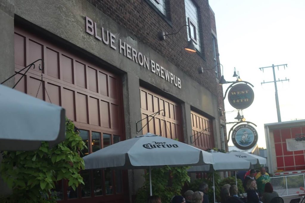 blue heron brew pub restaurant marshfield wi 1024x683