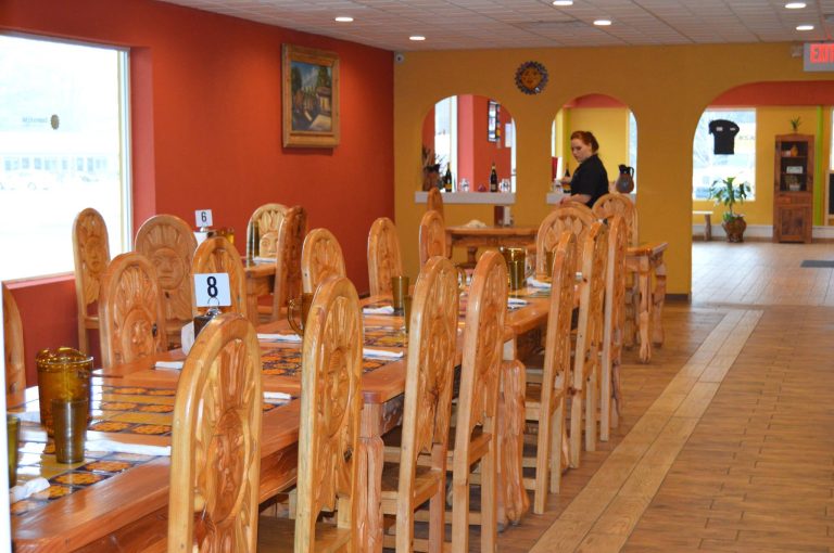 taqueria el sol interior large group seating 768x510